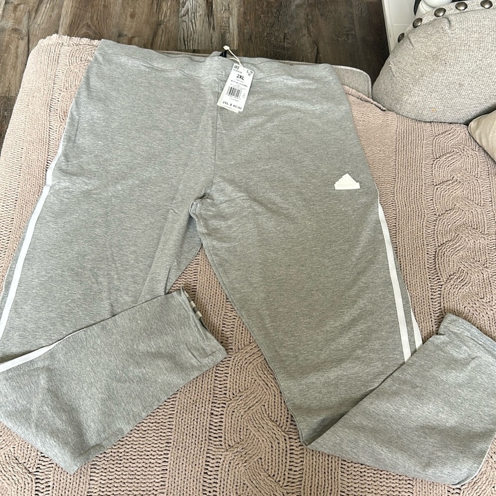 NWT Women’s Adidas XXL